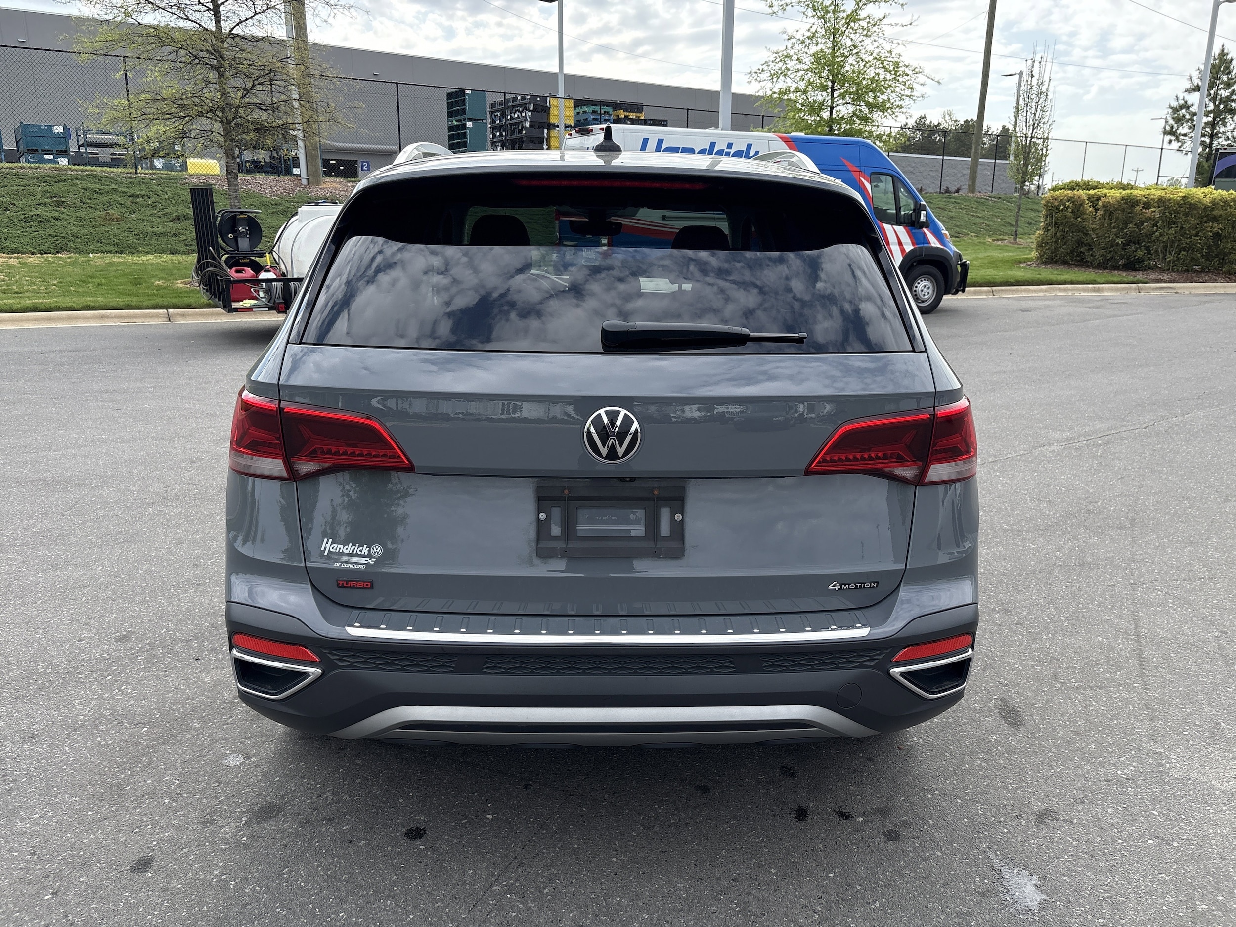 2023 Volkswagen Taos 1.5T SE photo 3