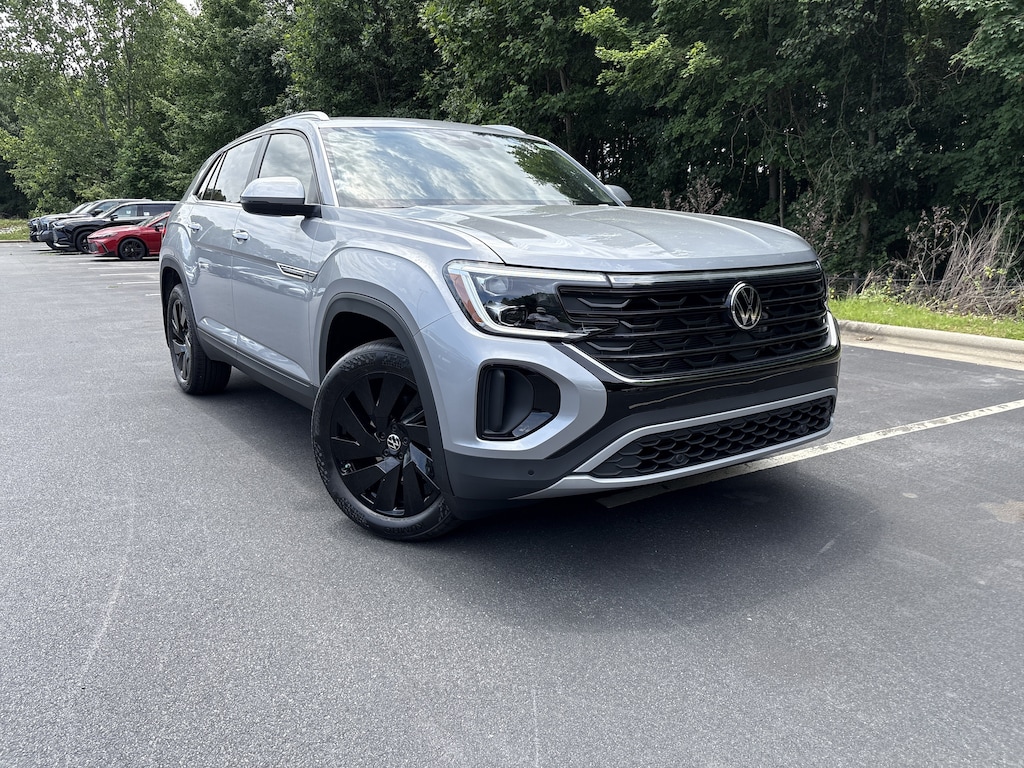 New 2026 Volkswagen Atlas Cross Sport 2.0T SE w/Technology SUV