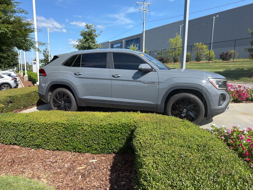 Used 2024 Volkswagen Atlas Cross Sport 2.0T SE w/Technology SUV