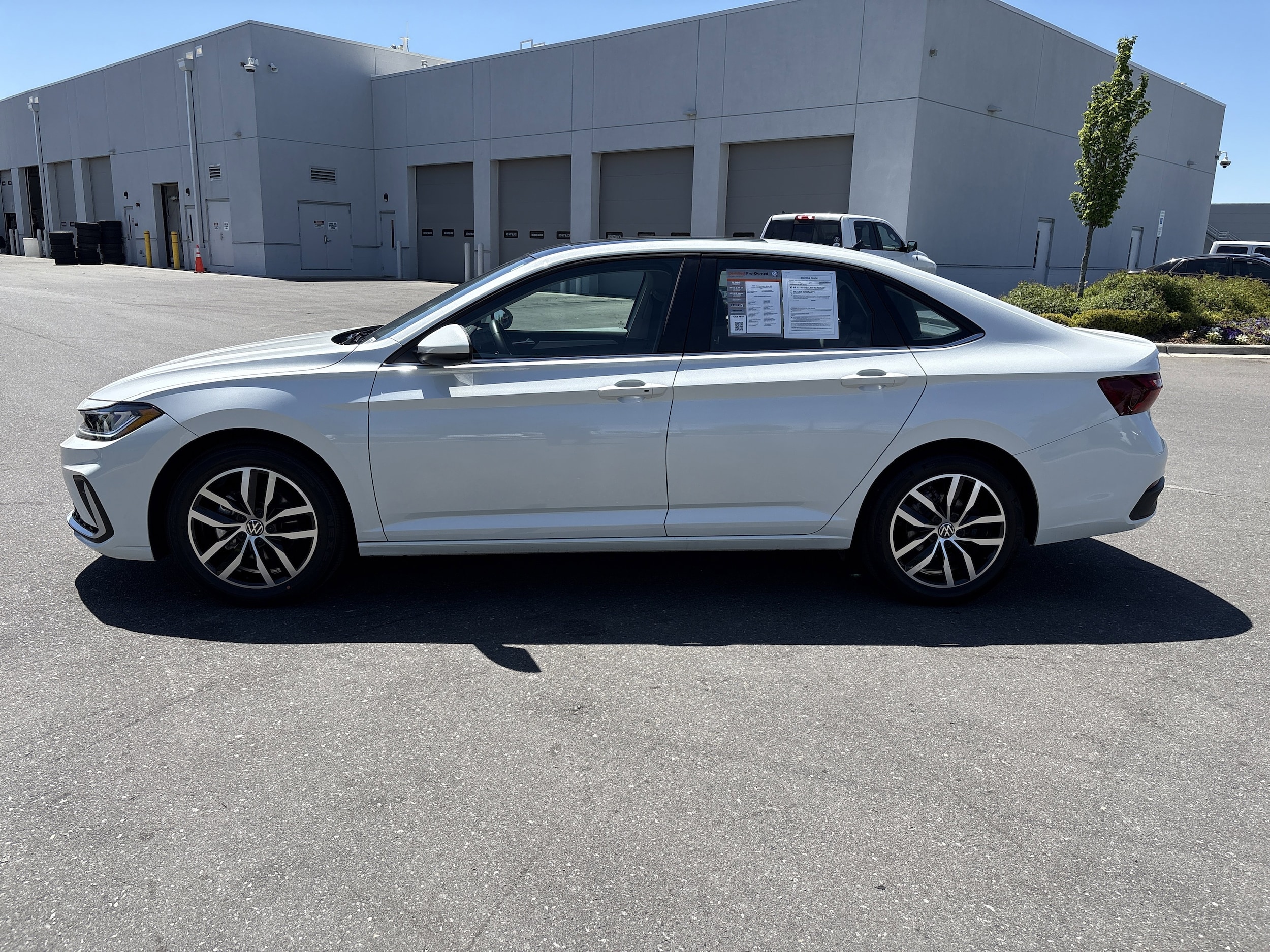 2025 Volkswagen Jetta 1.5T SE photo 4