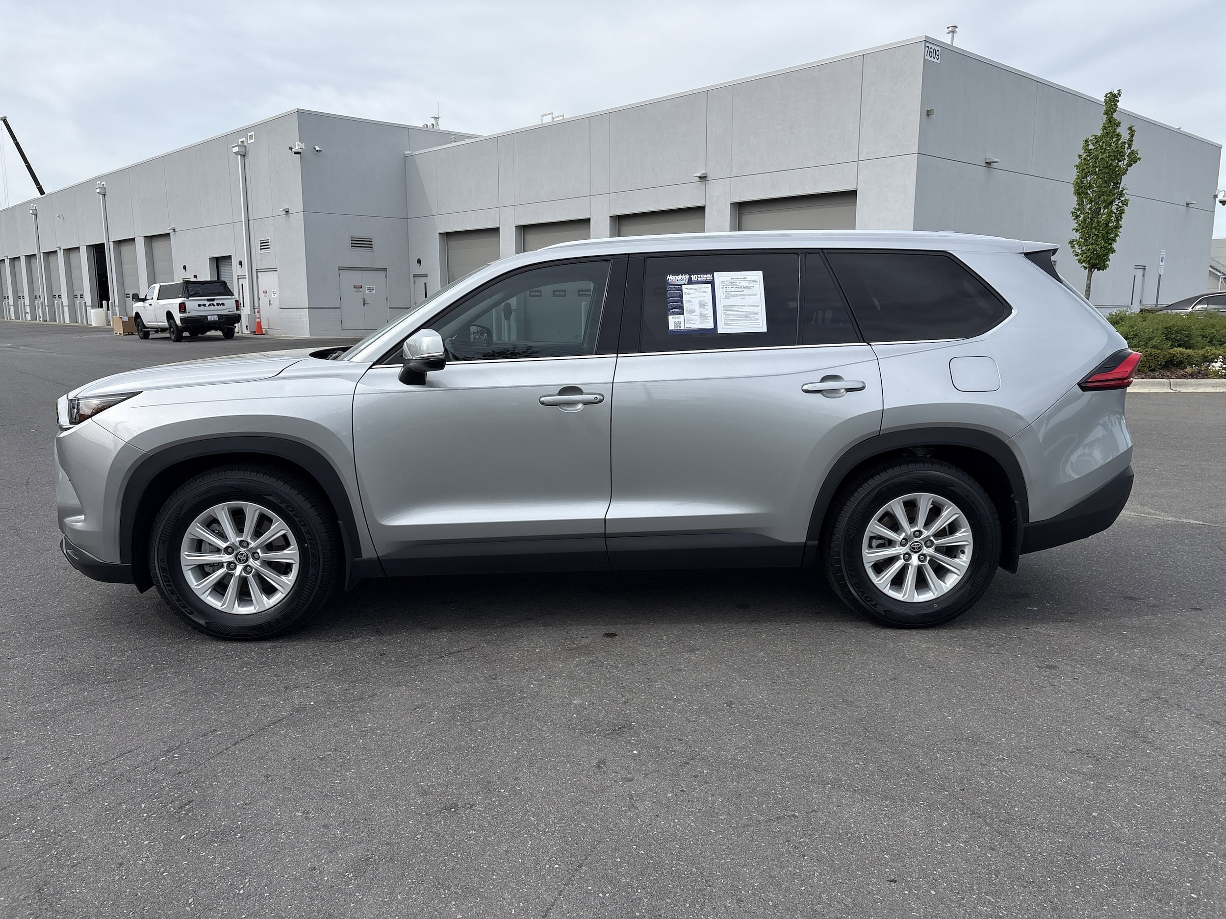 2024 Toyota Grand Highlander XLE photo 4