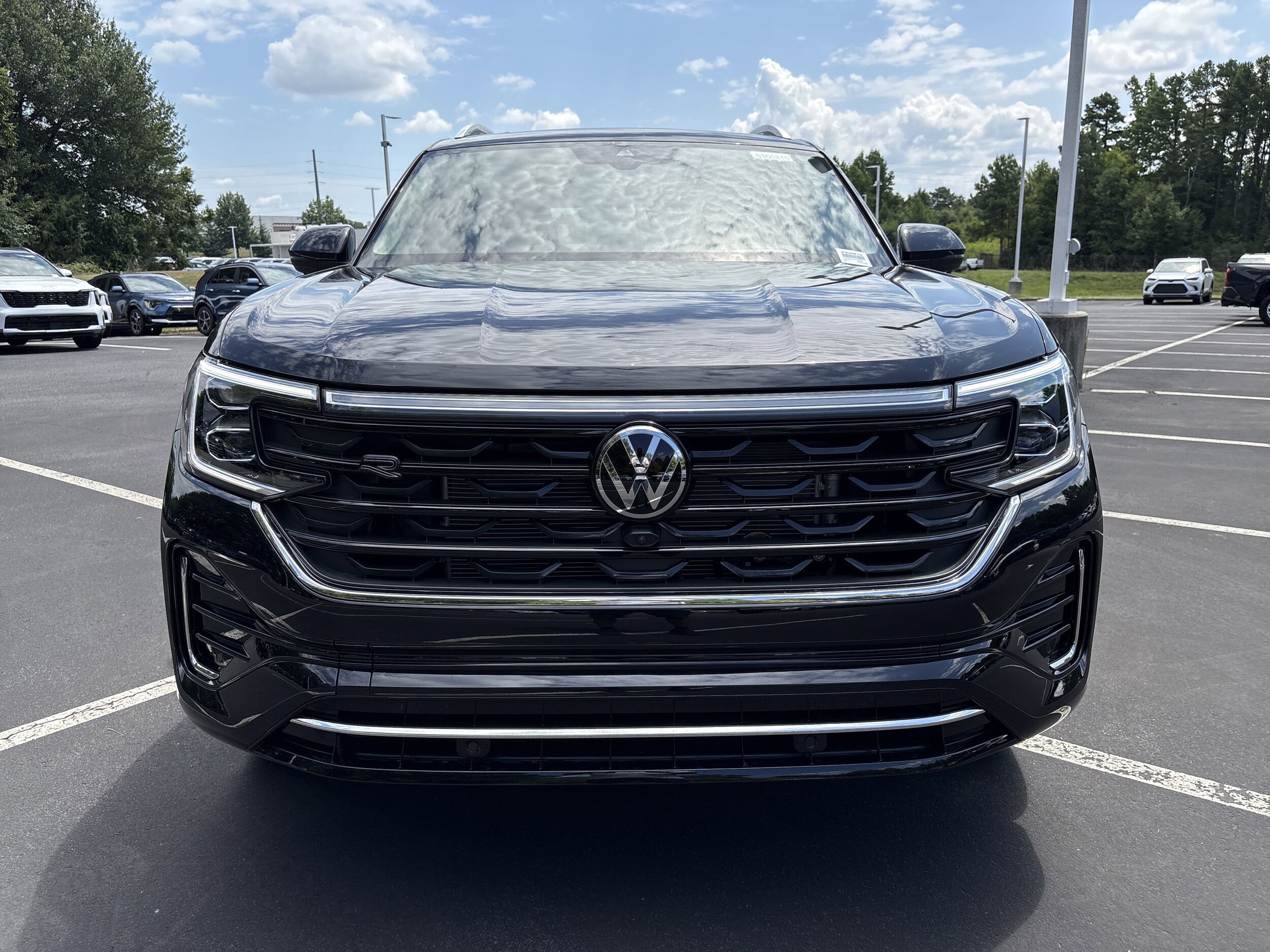 2025 Volkswagen Atlas SEL Premium R-Line photo 3