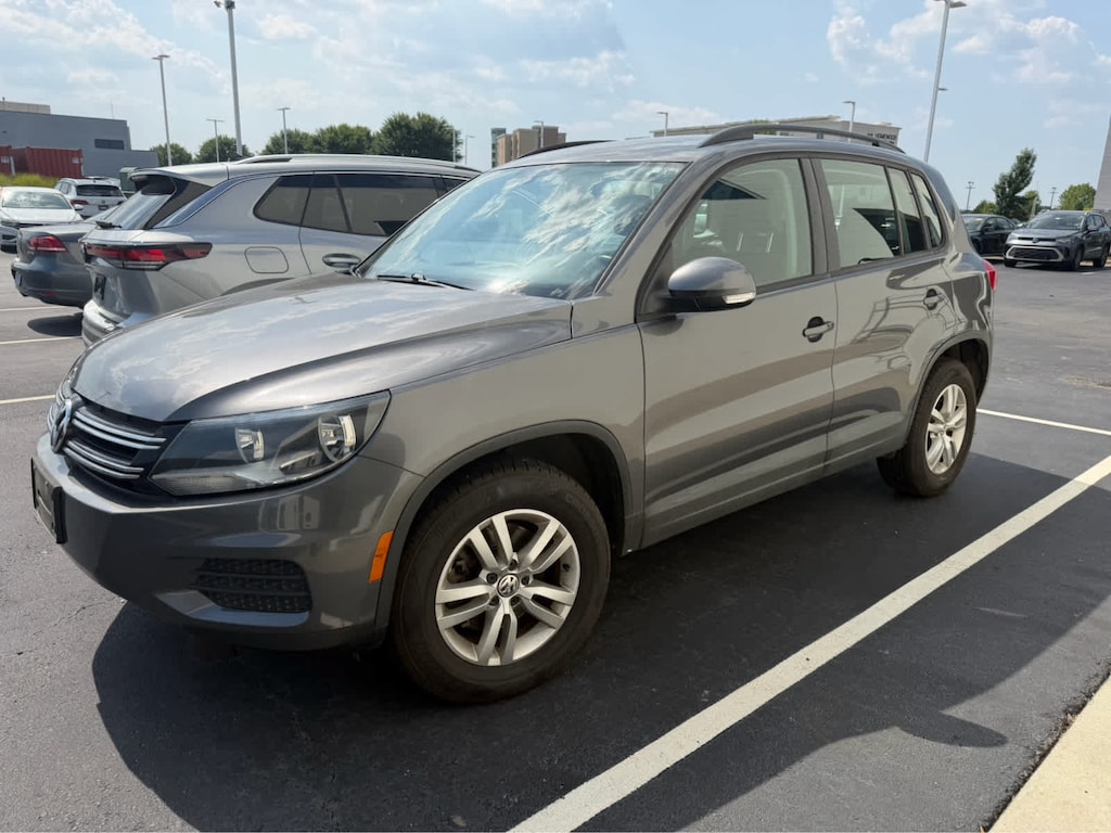 Used 2016 Volkswagen Tiguan 2.0T R-Line Automatic with 4MOTION SUV