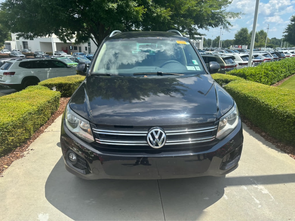 Used 2012 Volkswagen Tiguan SE SUV