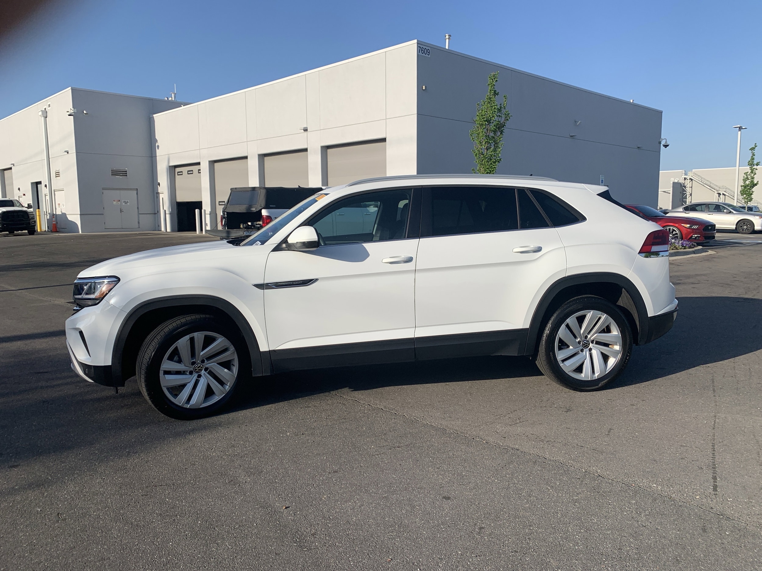 2022 Volkswagen Atlas Cross Sport 3.6L V6 SE w/Technology photo 6