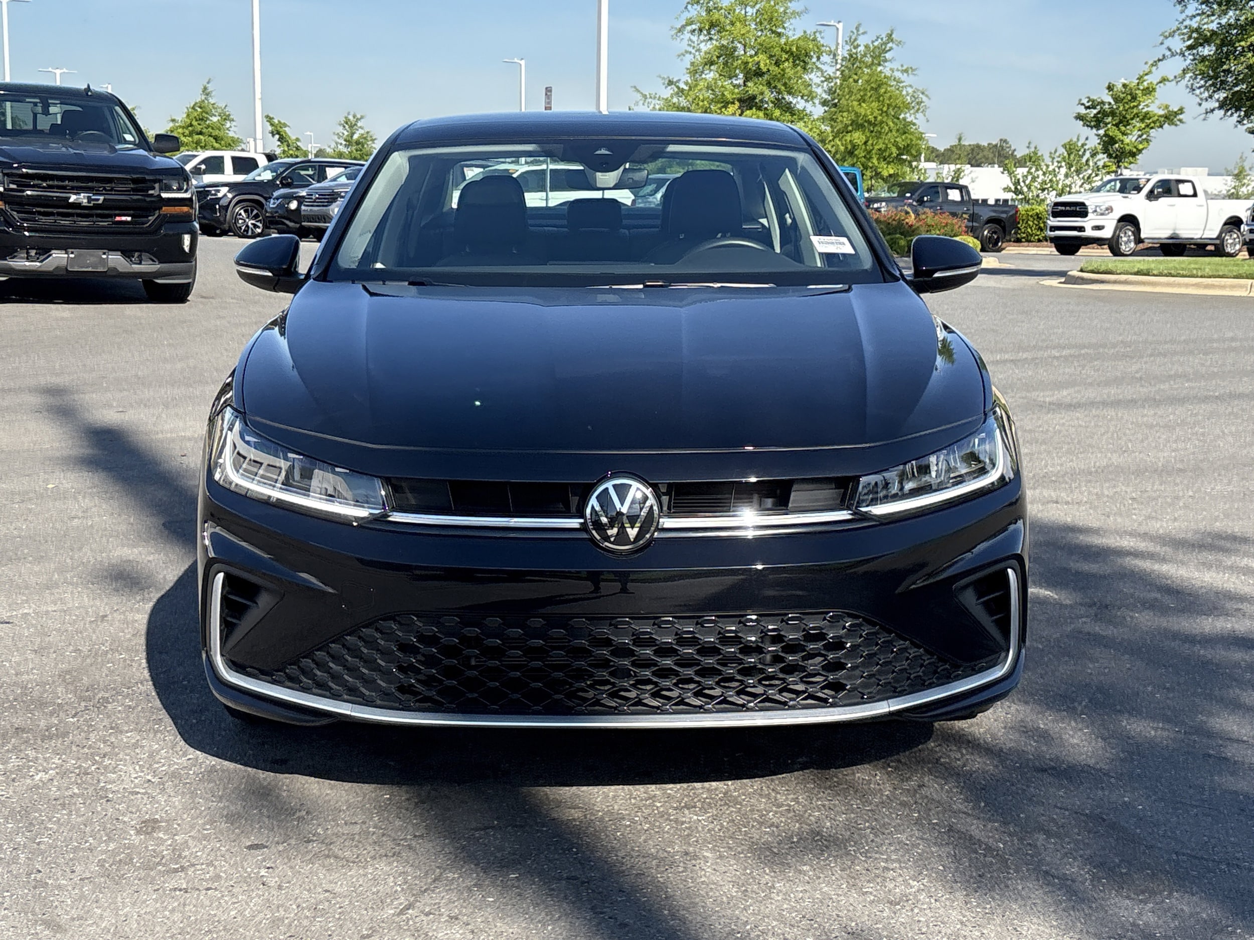 2025 Volkswagen Jetta 1.5T SEL photo 2