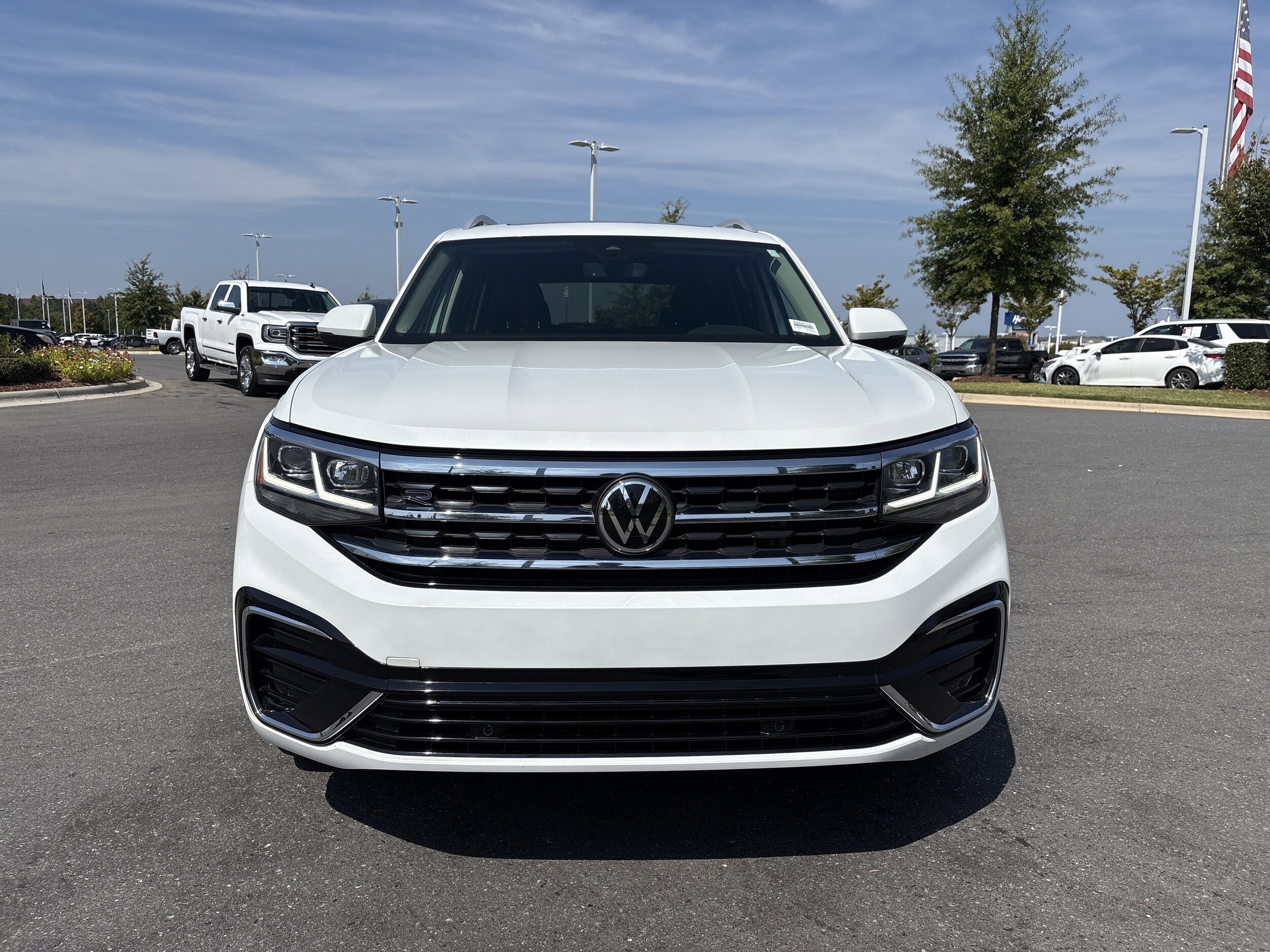 2022 Volkswagen Atlas V6 SEL R-Line photo 3