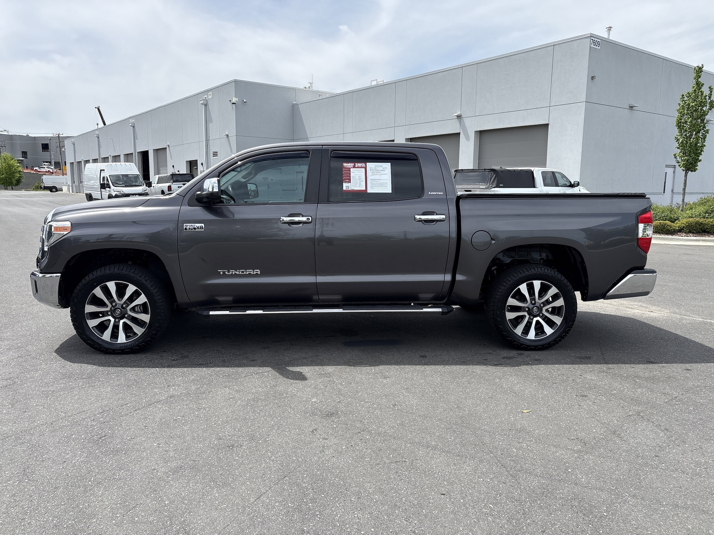 2018 Toyota Tundra Limited 5.7L V8 w/FFV photo 4