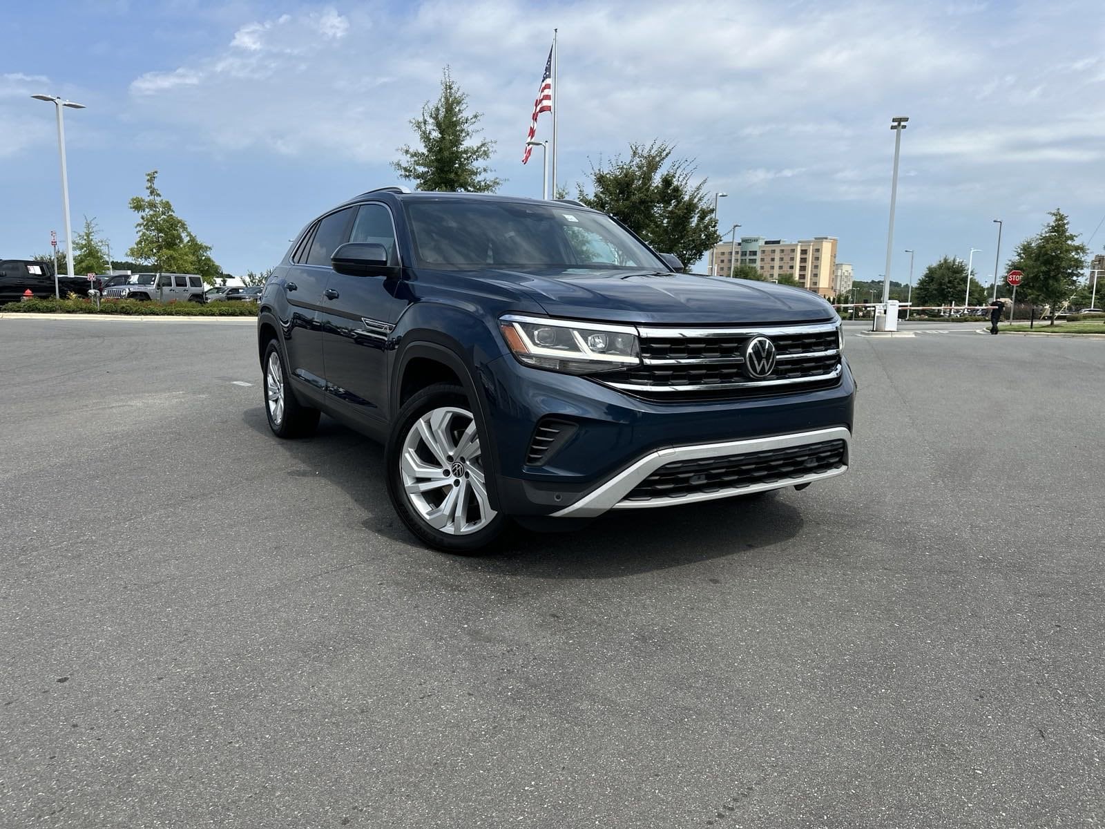 Certified 2020 Volkswagen Atlas Cross Sport SEL with VIN 1V2EE2CA3LC216613 for sale in Concord, NC