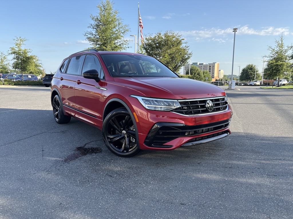 Certified 2024 Volkswagen Tiguan 2.0T SE R-Line Black SUV