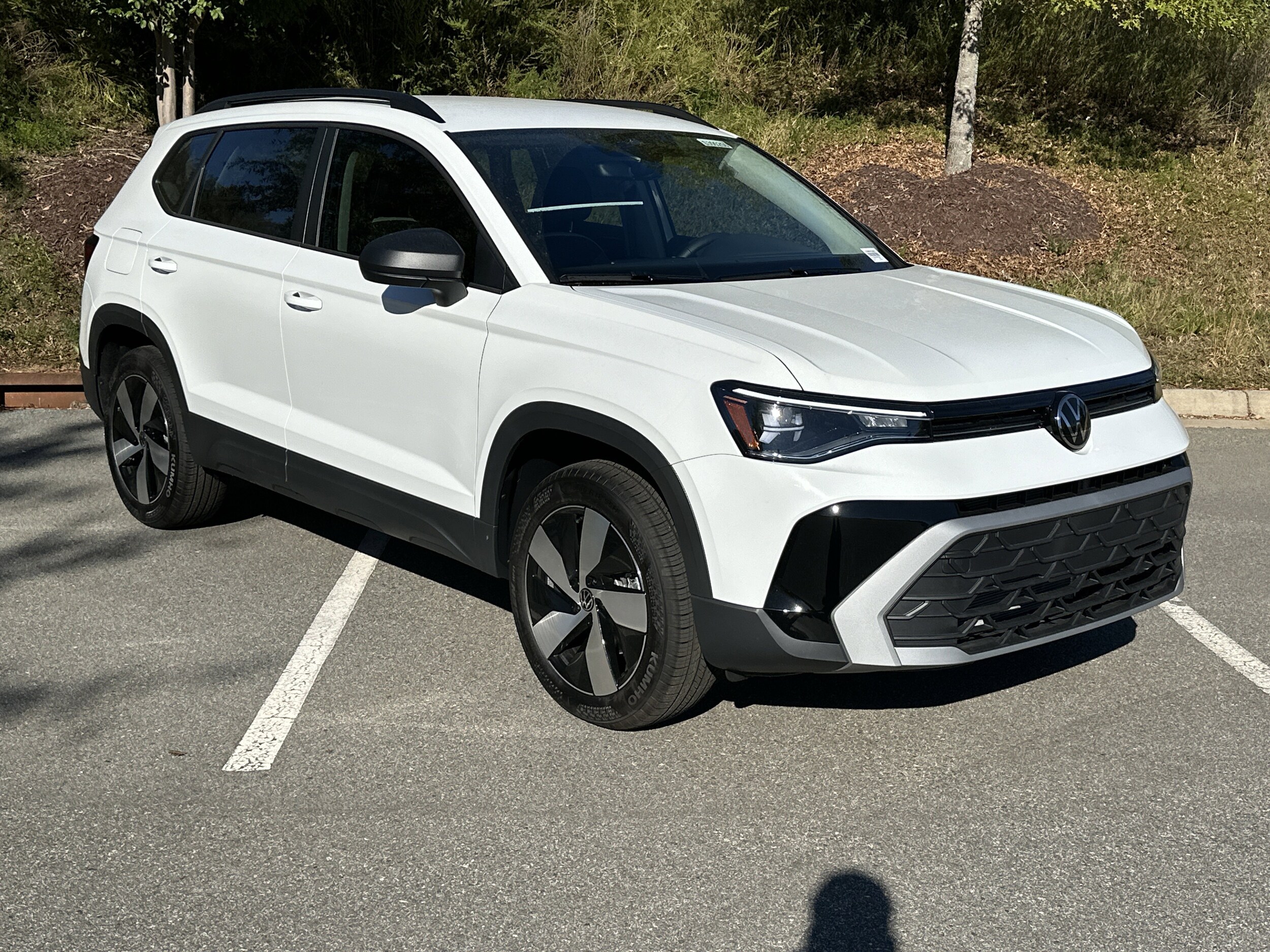 2025 Volkswagen Taos S photo 2