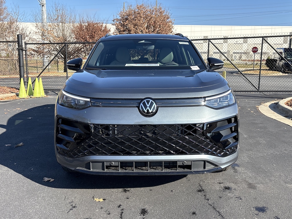 New 2026 Volkswagen Tiguan 2.0T SE R-Line Black SUV