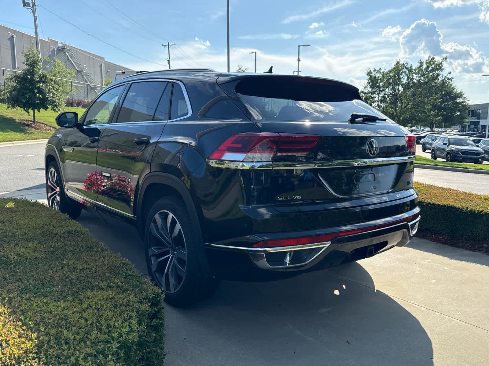 Volkswagen Atlas Cross Sport 3.6L V6 SEL Premium R-Line
