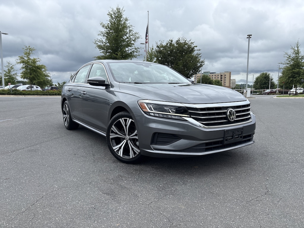 Used 2021 Volkswagen Passat 2.0T SE Sedan