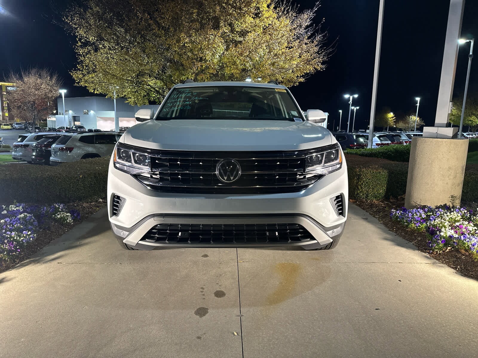 2022 Volkswagen Atlas SE Technology photo 3