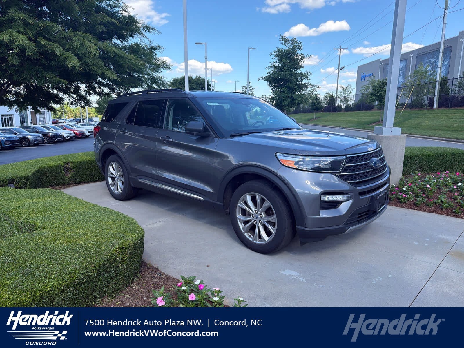 2023 Ford Explorer XLT 4WD's photo