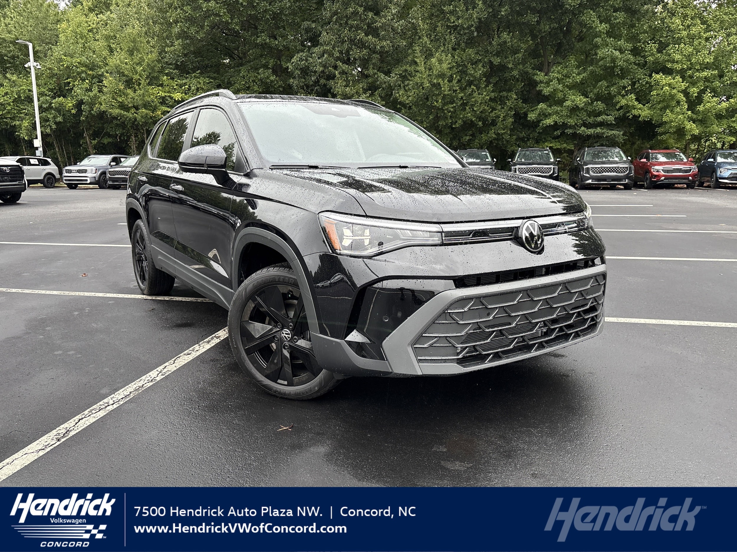 2025 Volkswagen Taos SE Black