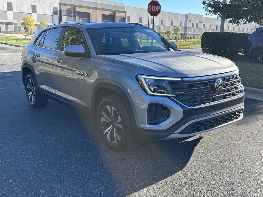 New 2026 Volkswagen Atlas Cross Sport 2.0T SE SUV