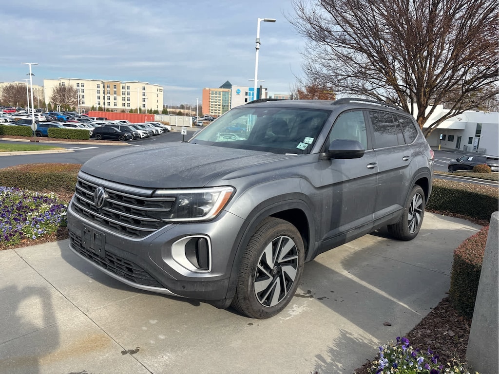 Certified 2025 Volkswagen Atlas 2.0T SE w/Technology SUV