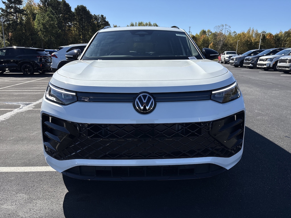 New 2026 Volkswagen Tiguan 2.0T SE R-Line Black SUV