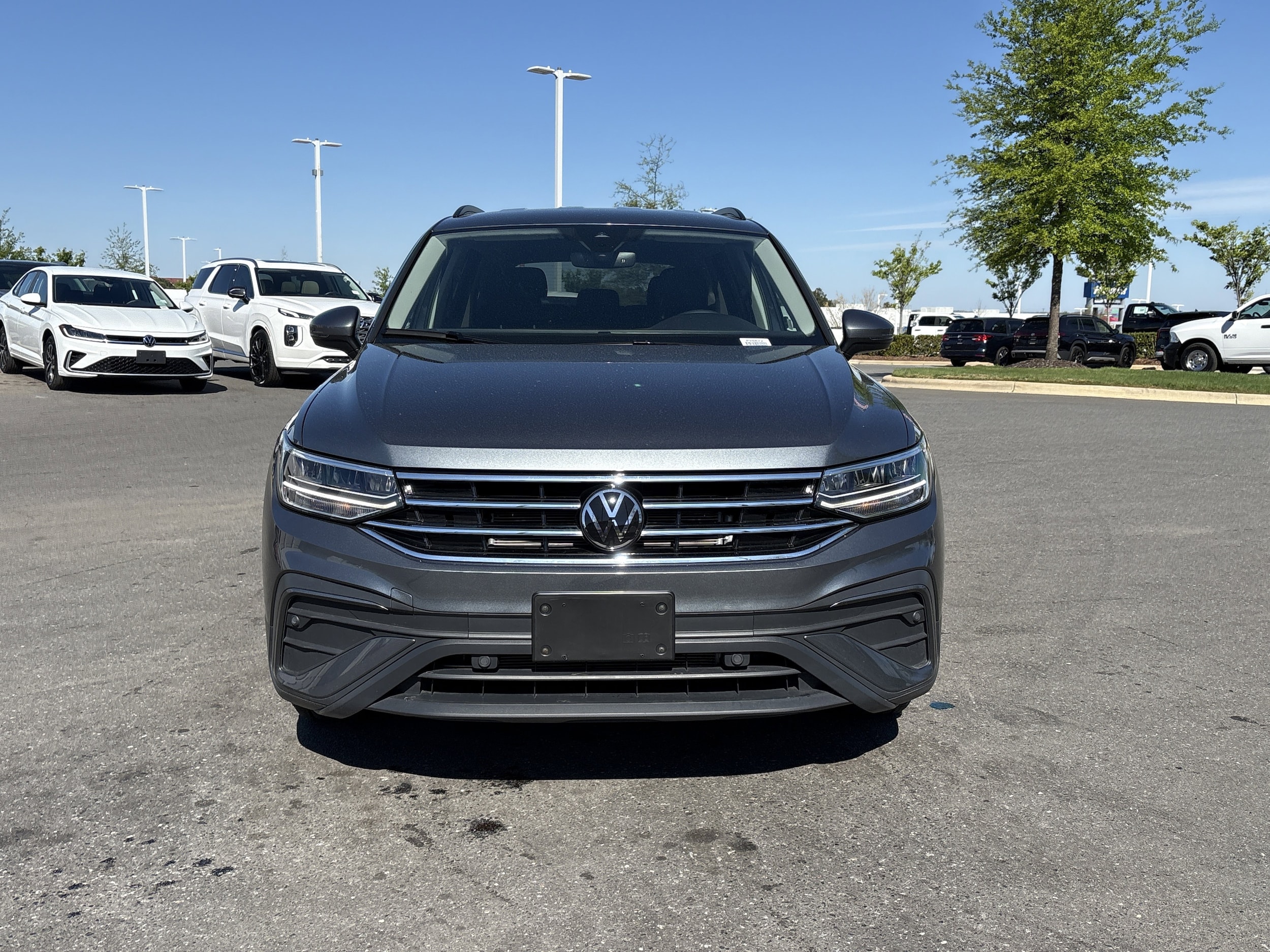 2024 Volkswagen Tiguan 2.0T S photo 2