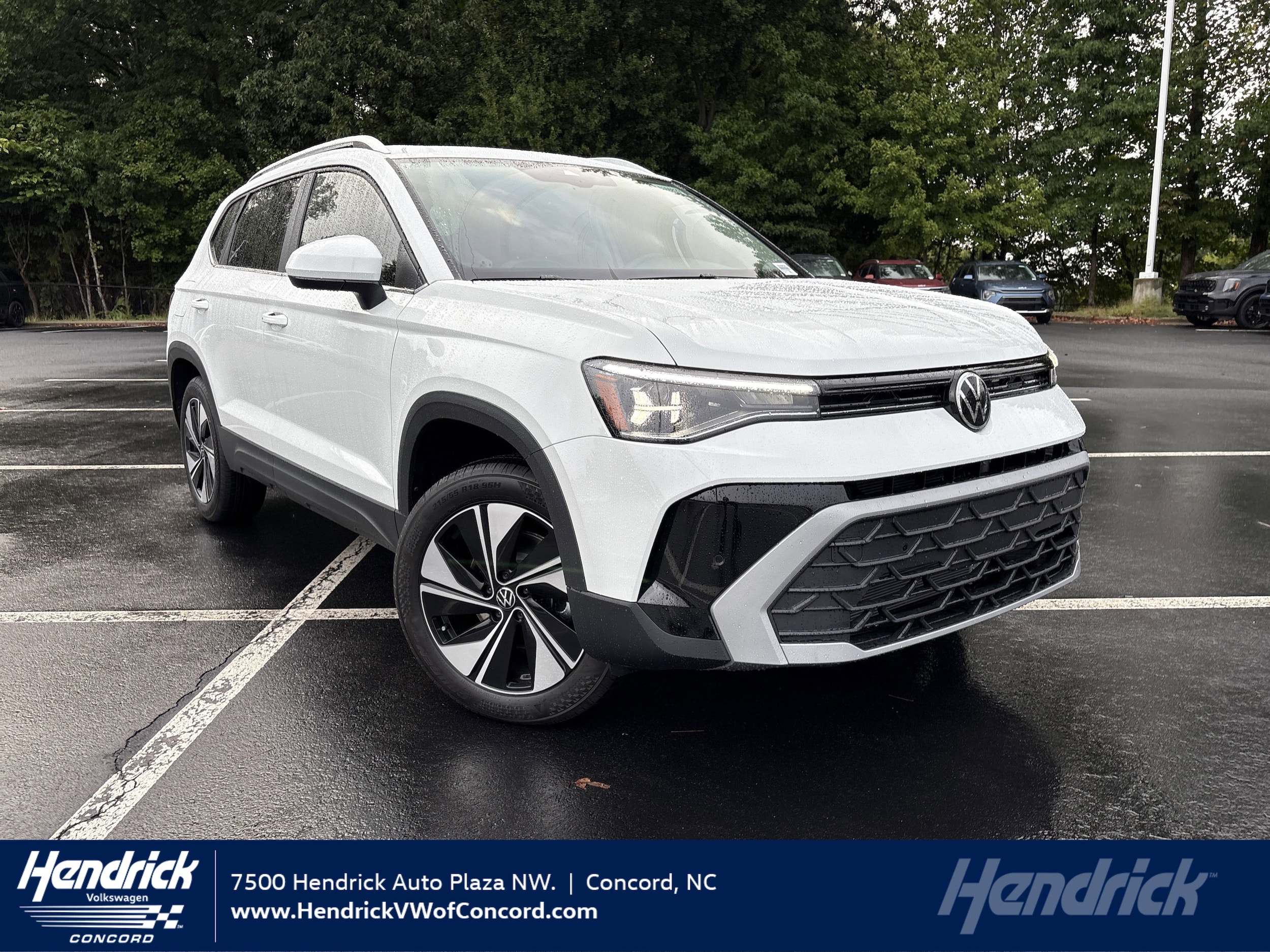 2025 Volkswagen Taos SE's photo