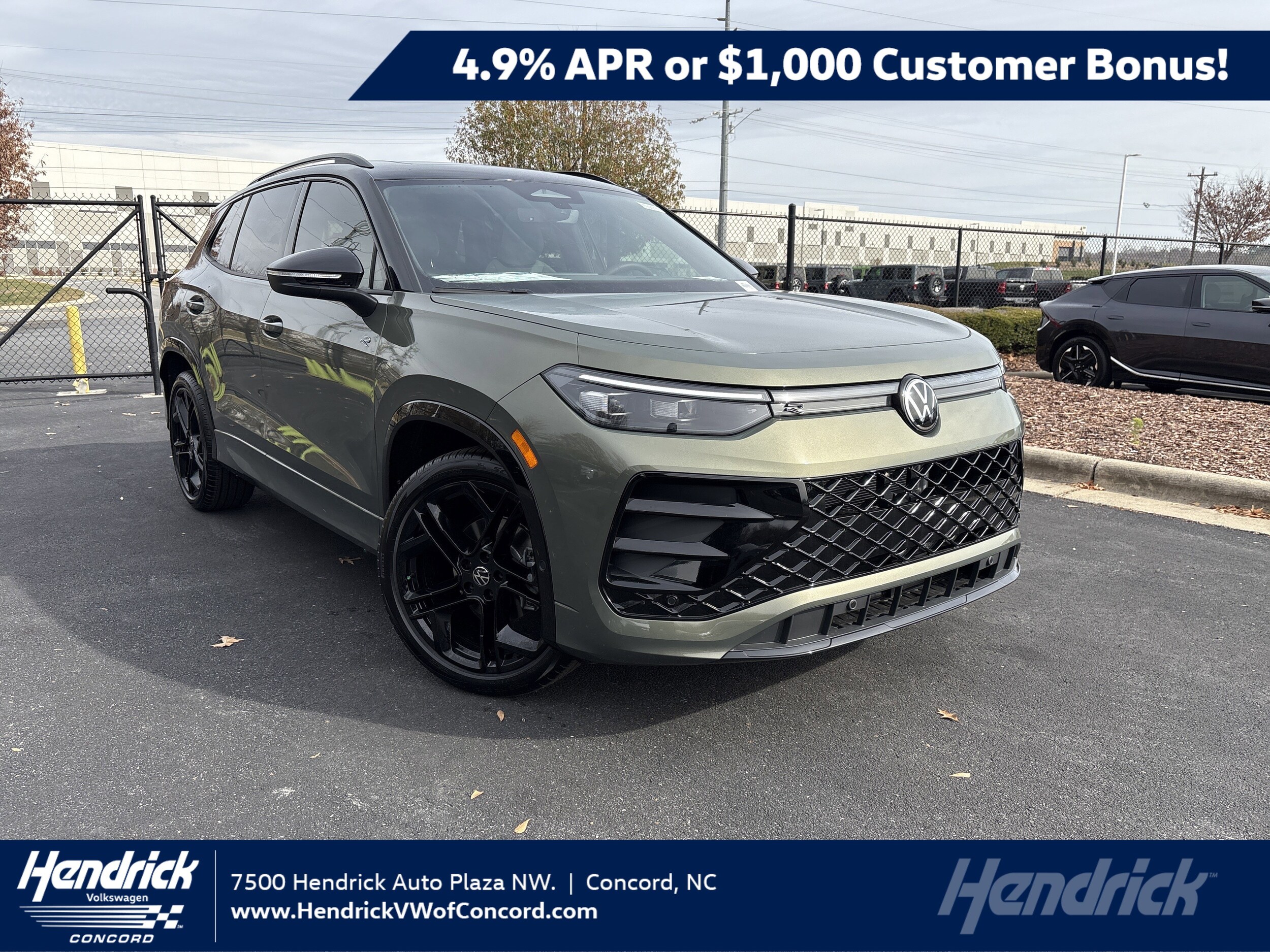 2026 Volkswagen Tiguan SE R-LINE BLACK's photo