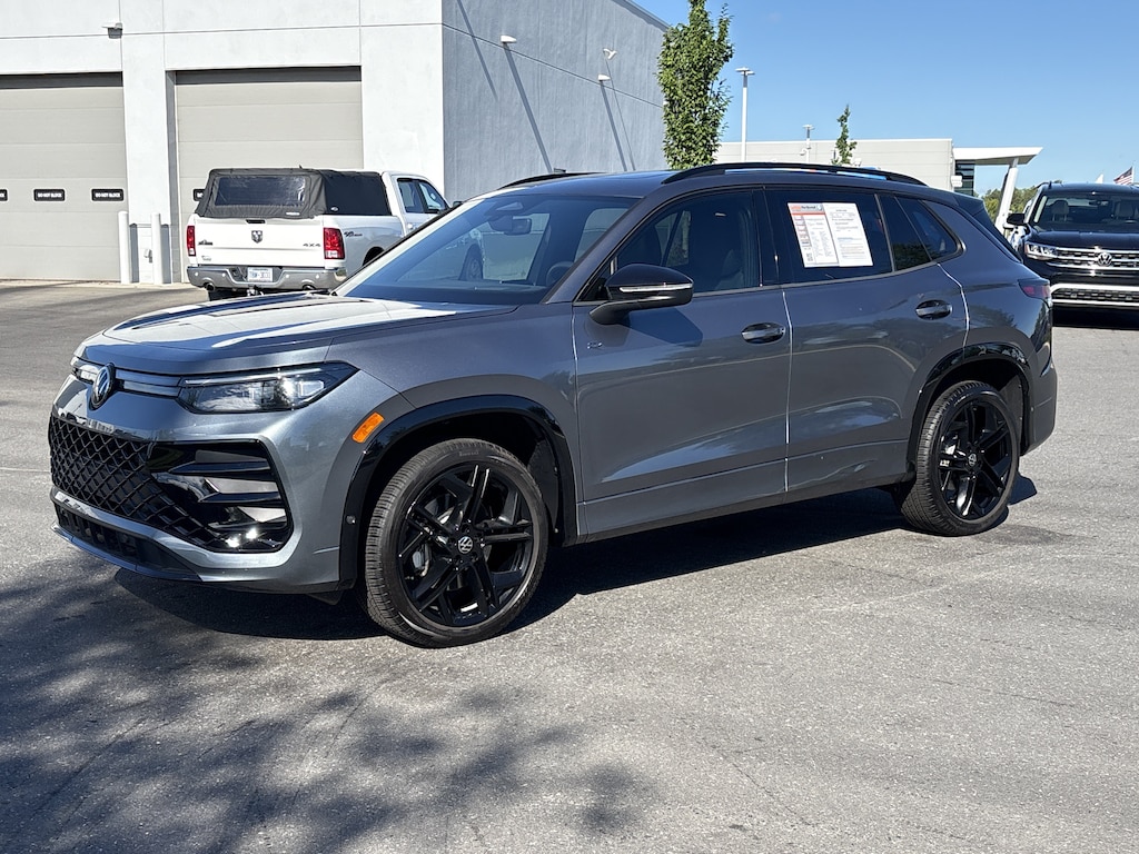 Certified 2026 Volkswagen Tiguan SE R-Line Black SUV