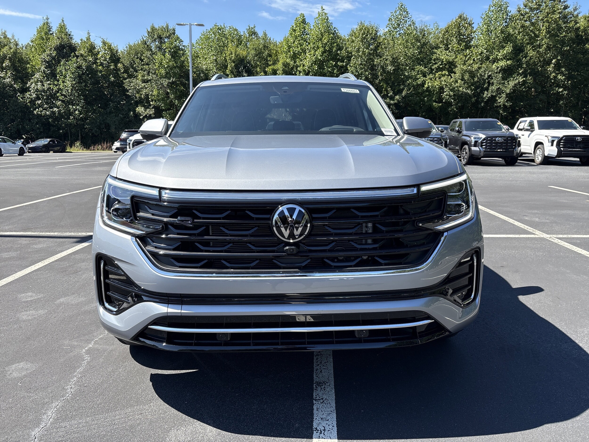 2026 Volkswagen Atlas SEL Premium R-Line photo 2