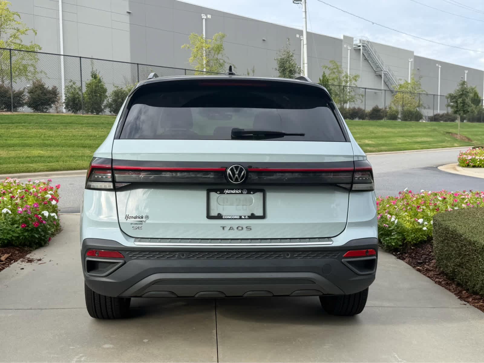 2025 Volkswagen Taos 1.5T SE Black
