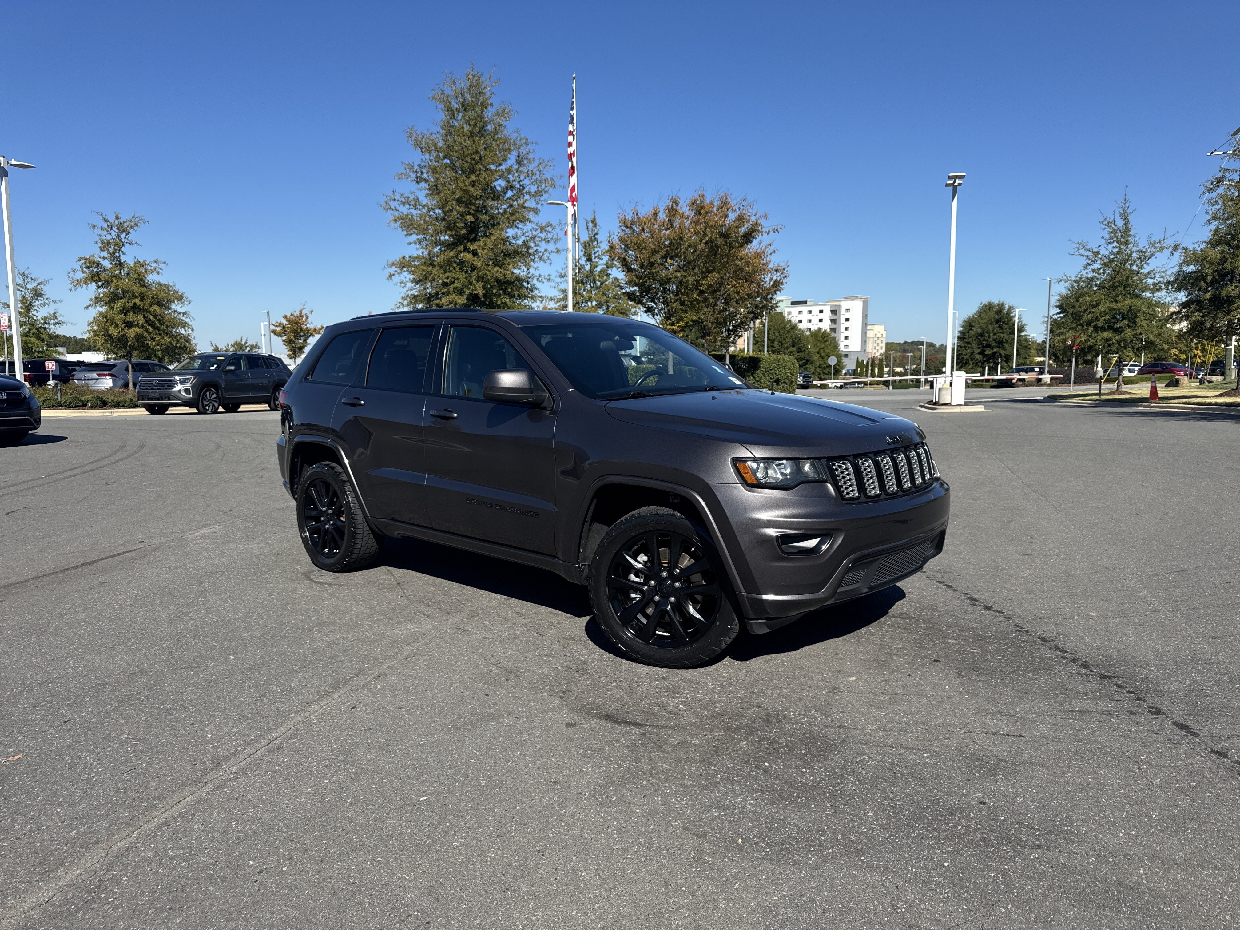 Used 2021 Jeep Grand Cherokee Laredo SUV