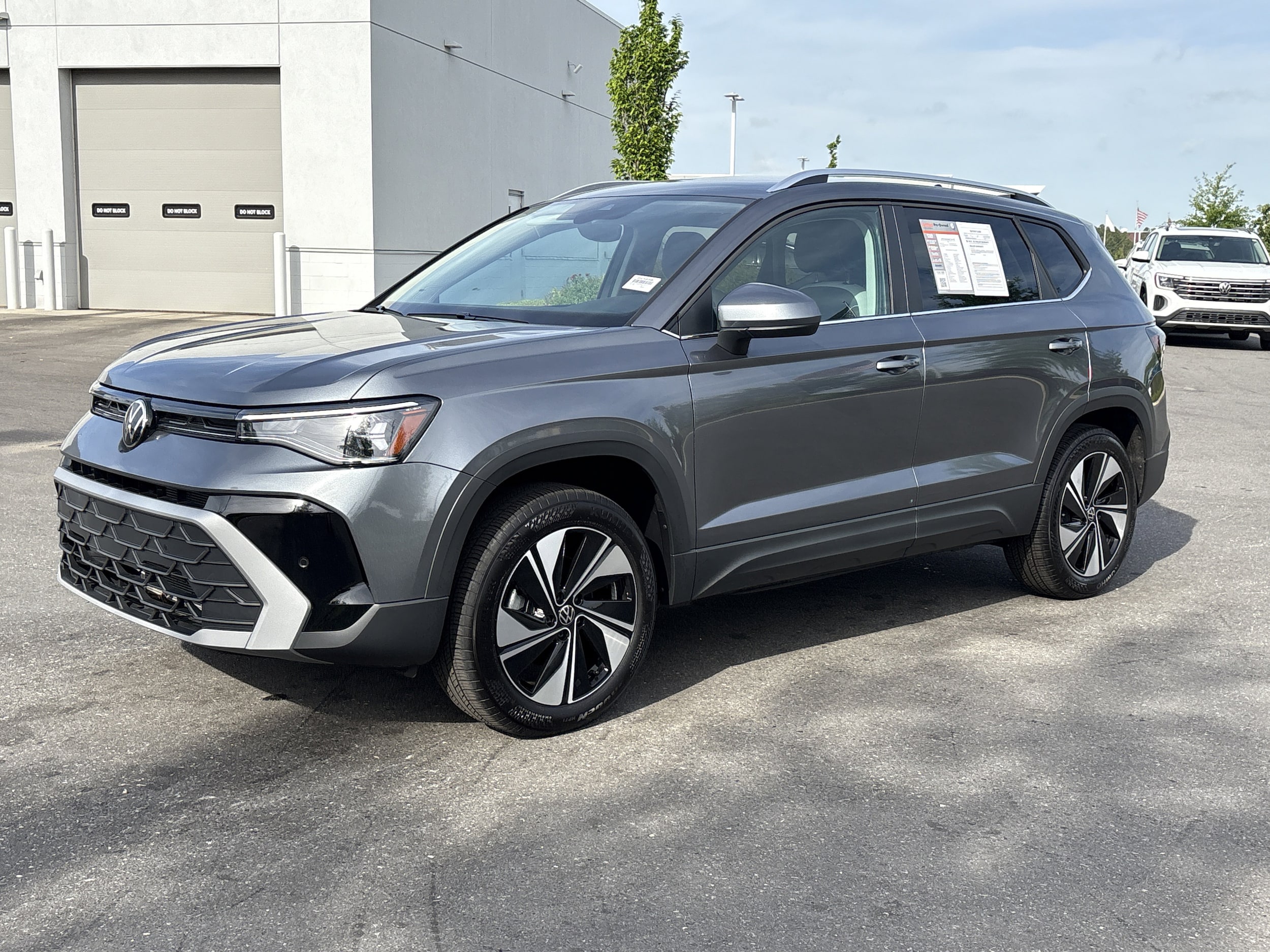 2025 Volkswagen Taos 1.5T SE photo 4