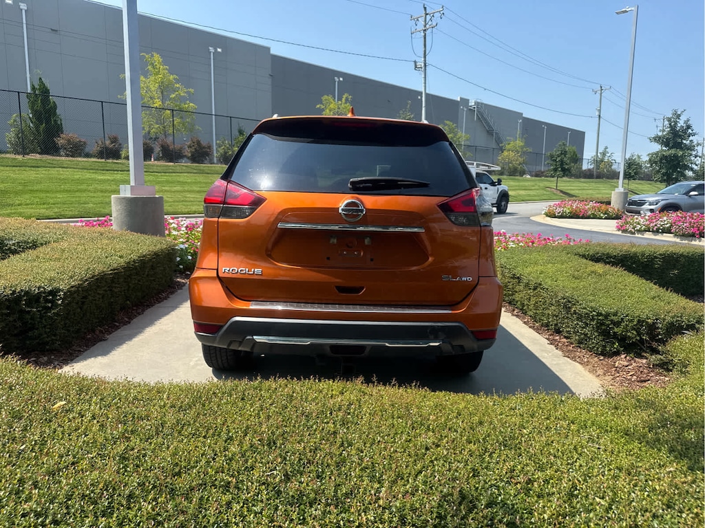 Used 2017 Nissan Rogue SL SUV