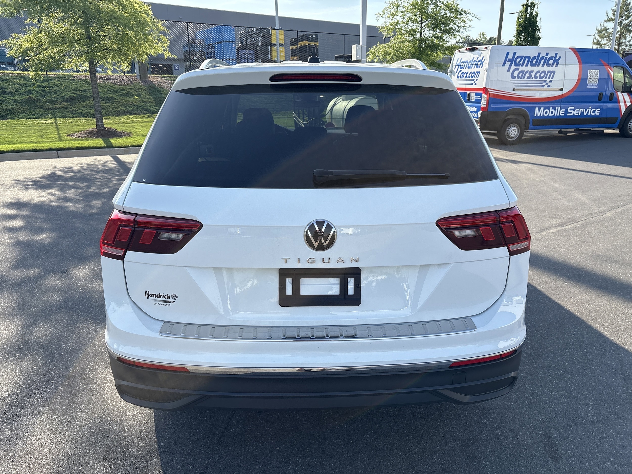 2024 Volkswagen Tiguan 2.0T Wolfsburg Edition photo 3