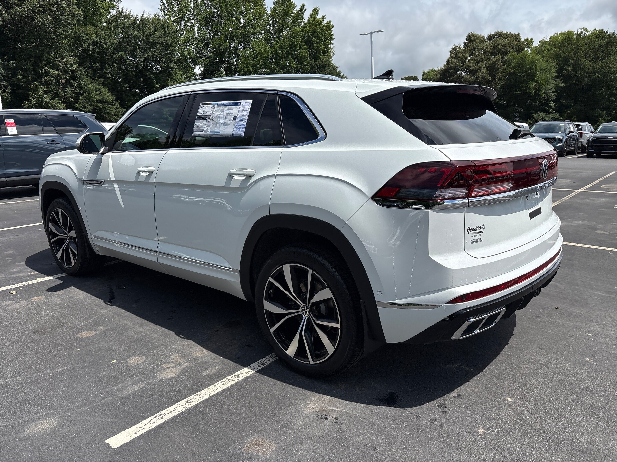 Volkswagen Atlas Cross Sport 2.0T SEL Premium R-Line