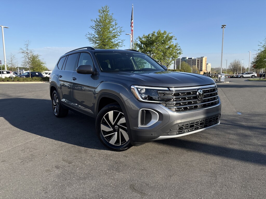 Certified 2025 Volkswagen Atlas 2.0T SE w/Technology SUV