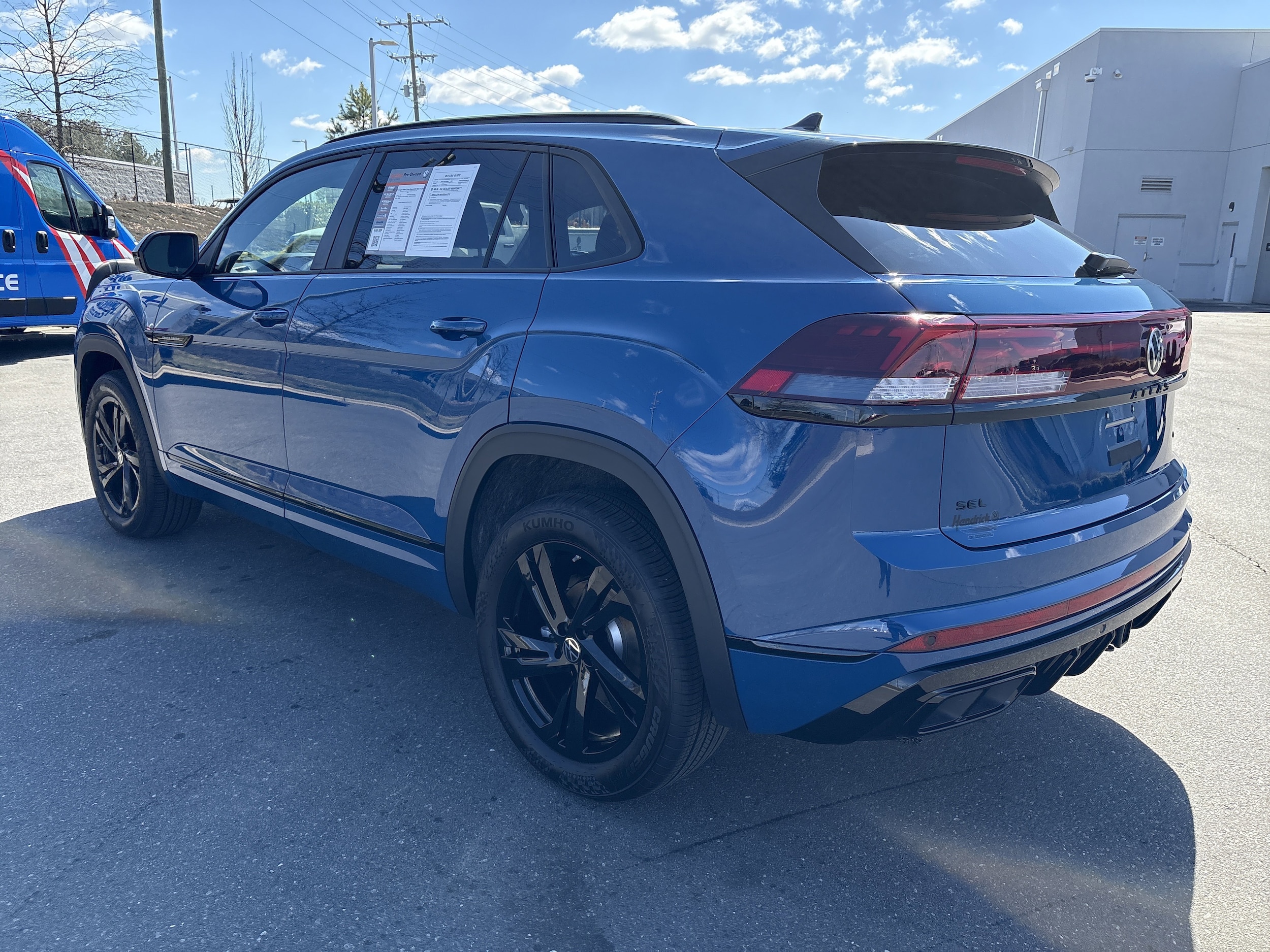 2026 Volkswagen Atlas Cross Sport 2.0T SEL R-Line Black photo 5