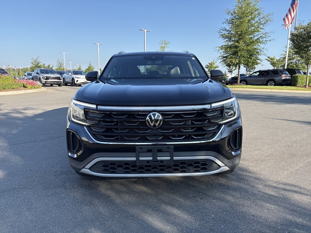 Used 2024 Volkswagen Atlas Cross Sport 2.0T SE w/Technology SUV
