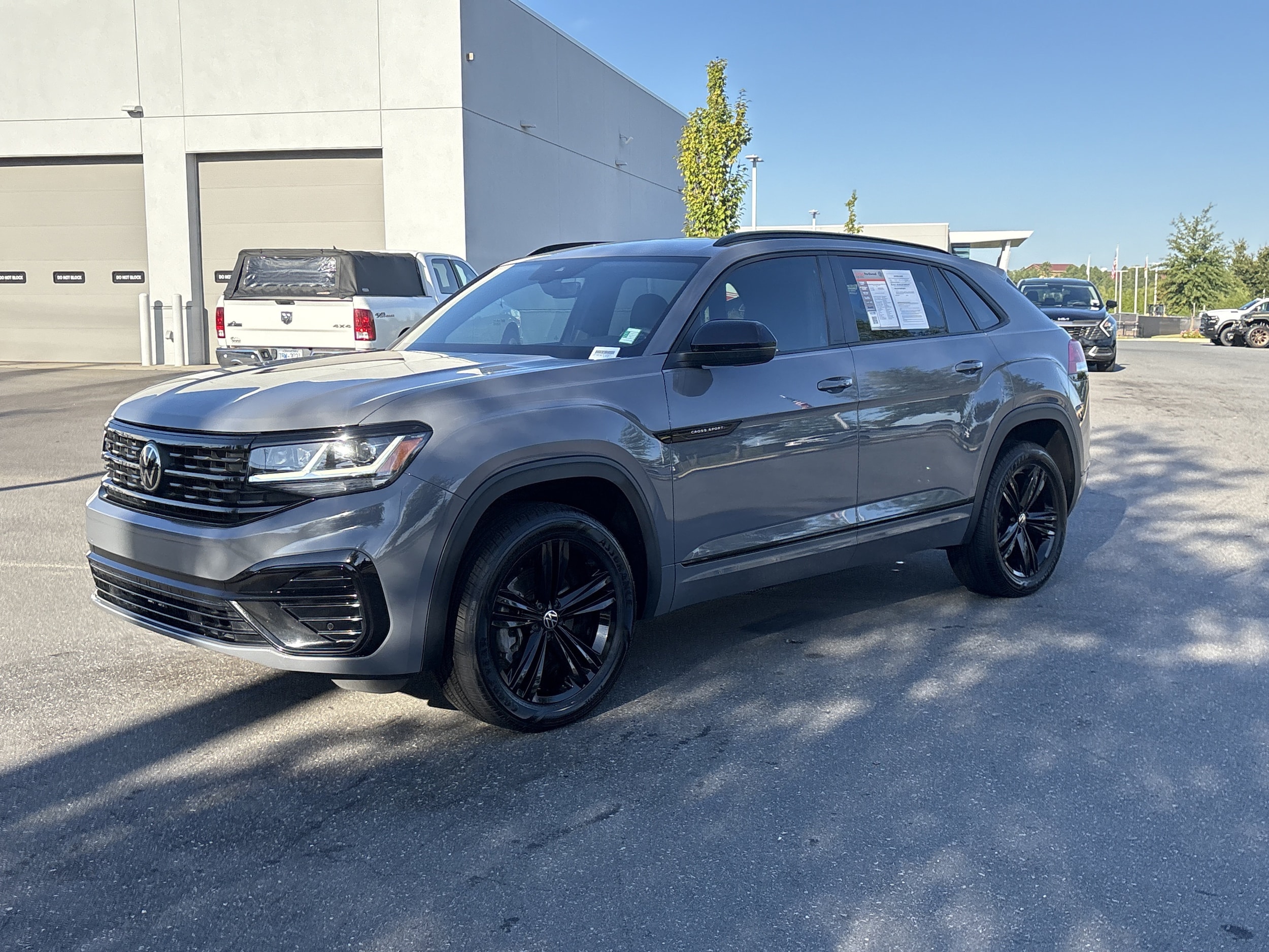 2022 Volkswagen Atlas Cross Sport 3.6L V6 SEL R-Line Black