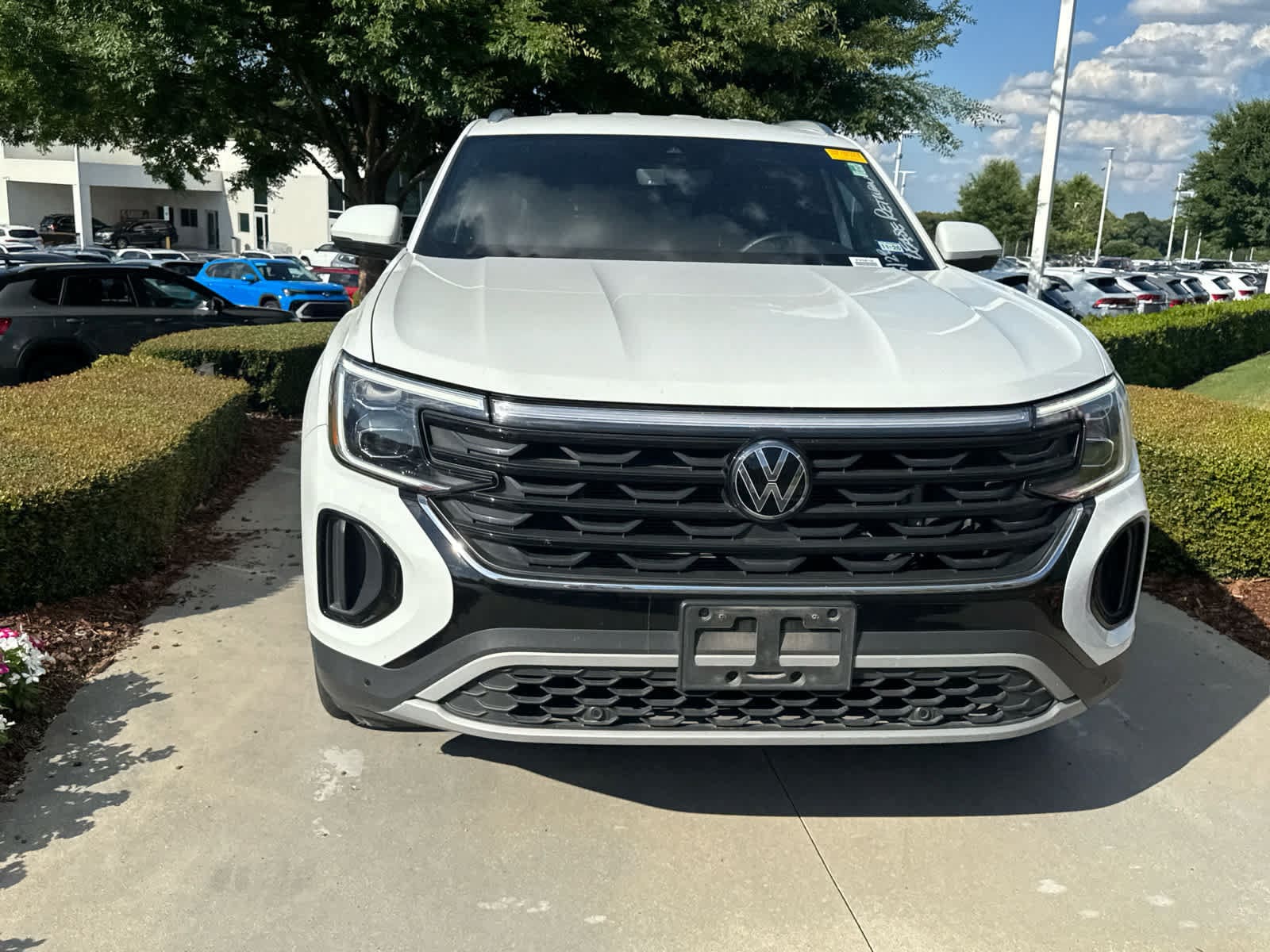 Volkswagen Atlas Cross Sport 2.0T SE W/Technology