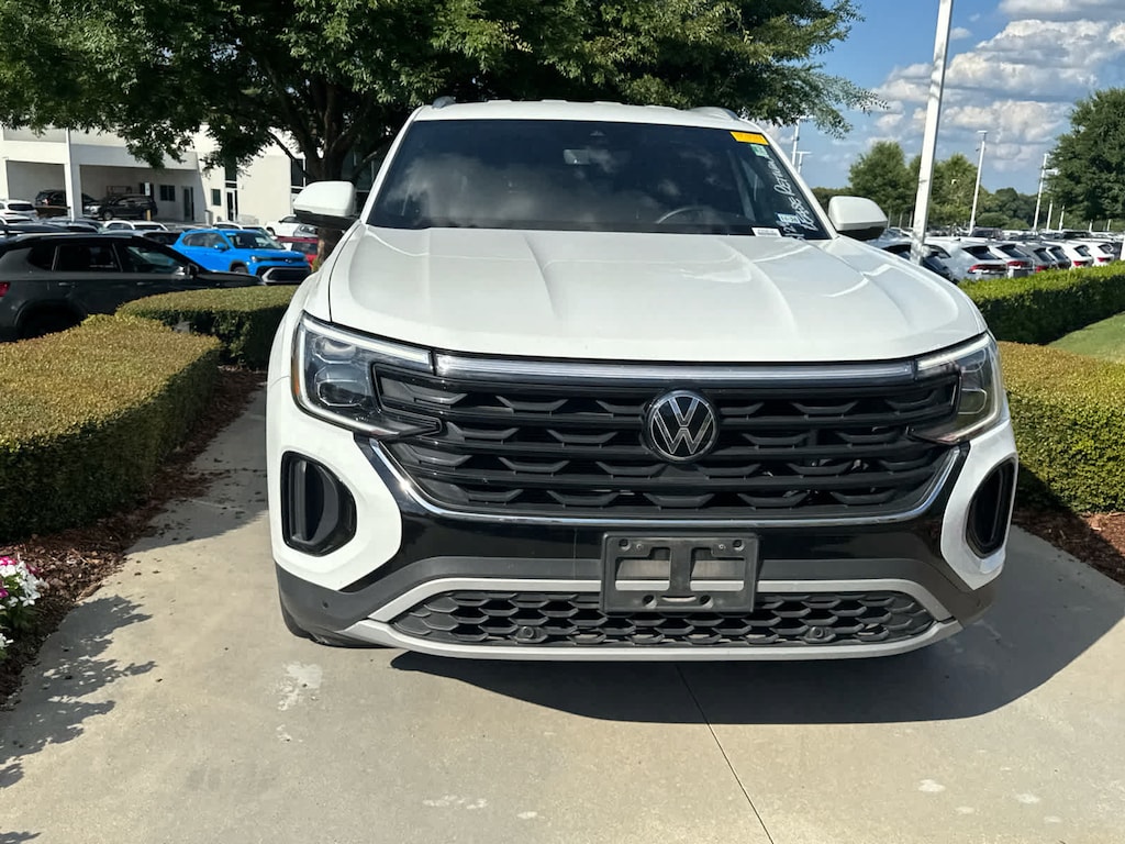 Used 2024 Volkswagen Atlas Cross Sport 2.0T SE w/Technology SUV