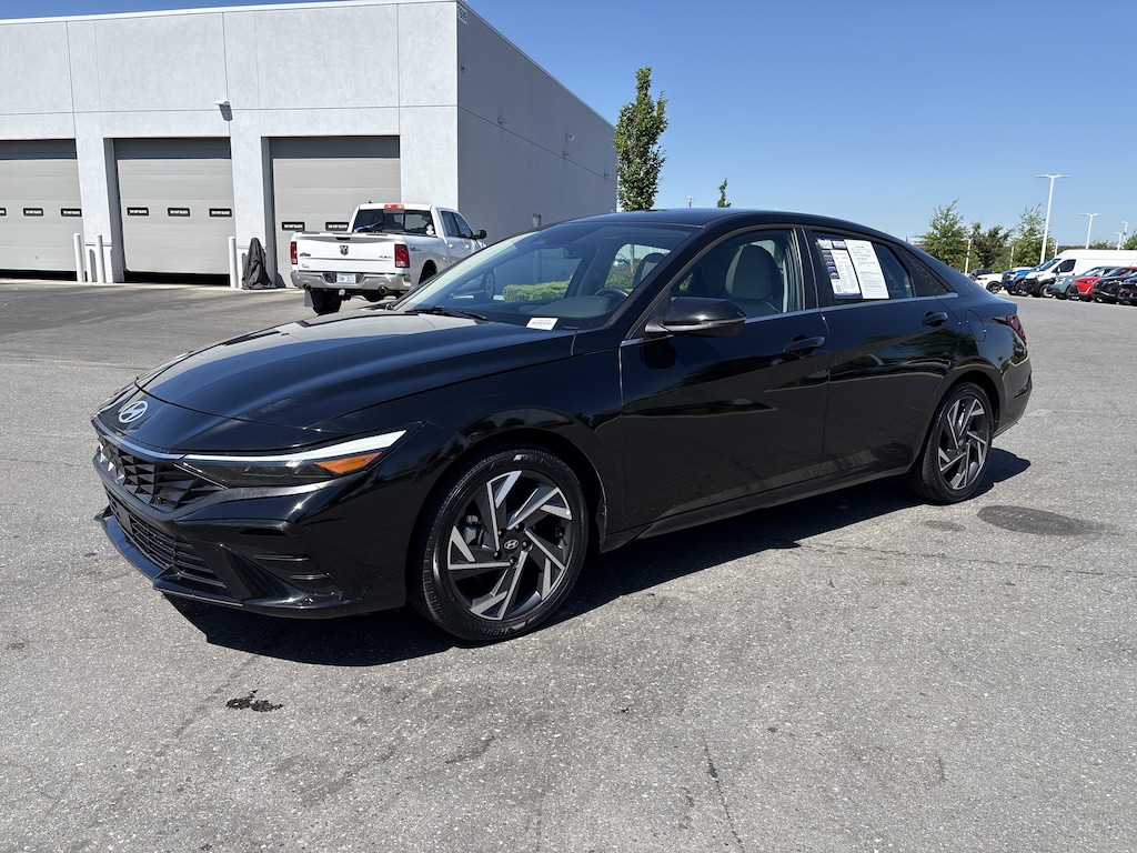 Used 2025 Hyundai Elantra Hybrid Limited Sedan