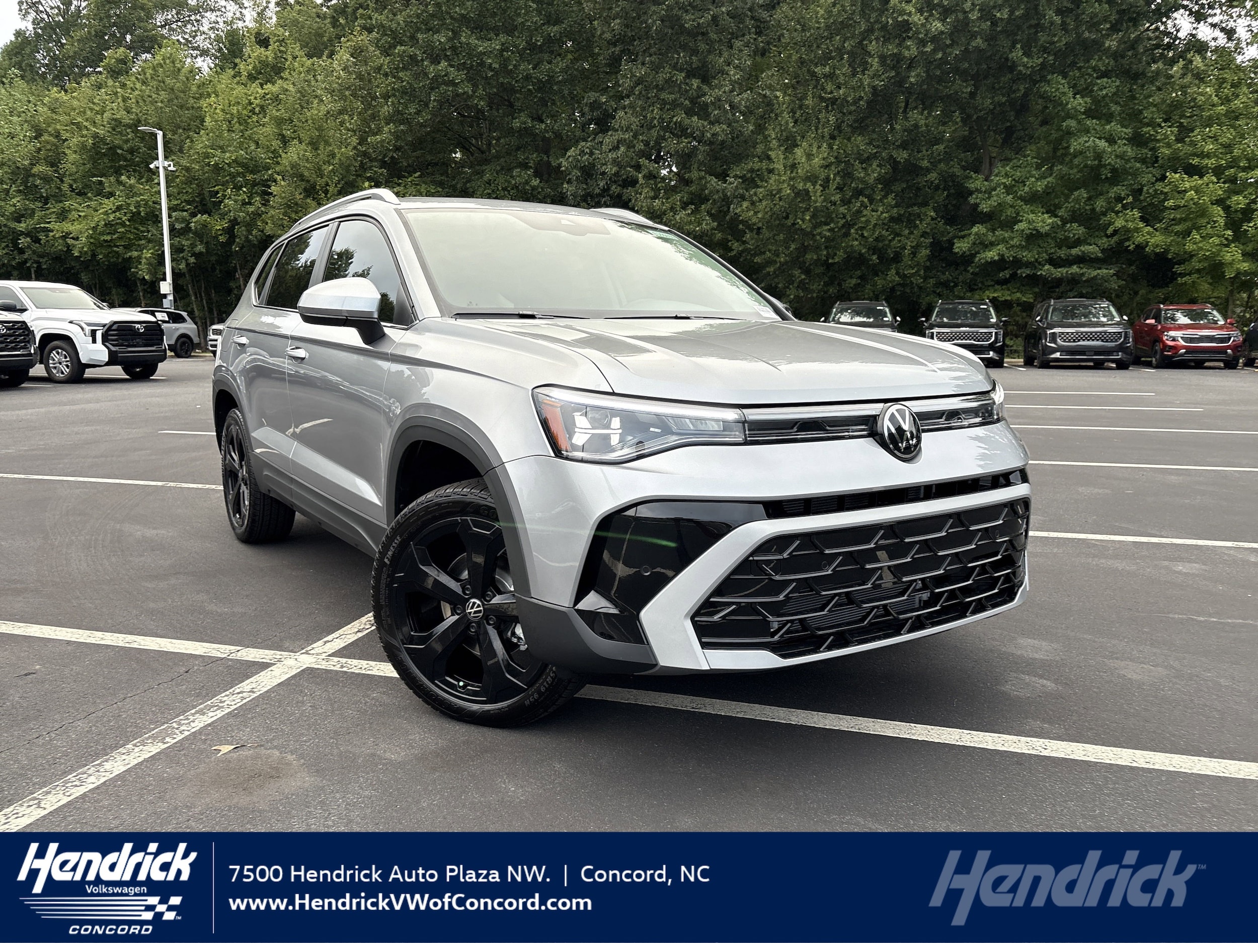 2025 Volkswagen Taos SEL's photo