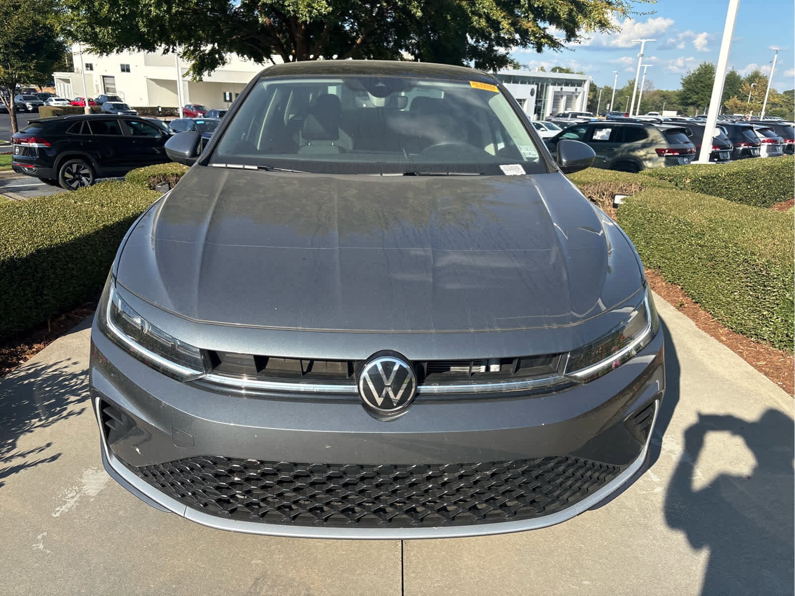 2025 Volkswagen Jetta SE photo 3