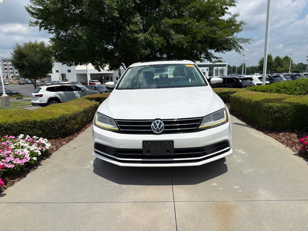 Used 2017 Volkswagen Jetta 1.4T SE Sedan