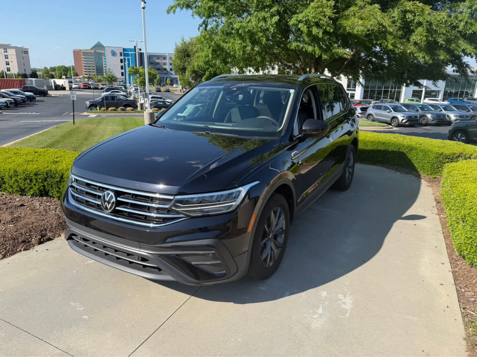 2022 Volkswagen Tiguan 2.0T SE photo 6