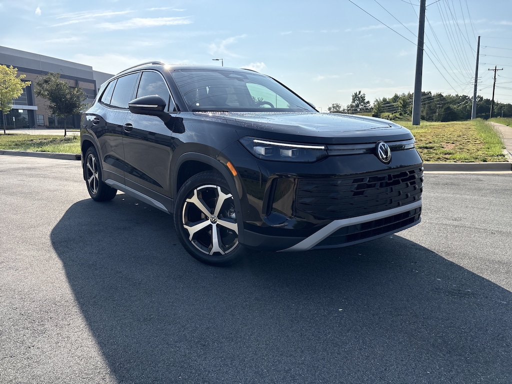 New 2026 Volkswagen Tiguan SE SUV