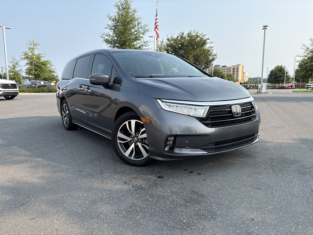 Used 2023 Honda Odyssey Touring Van