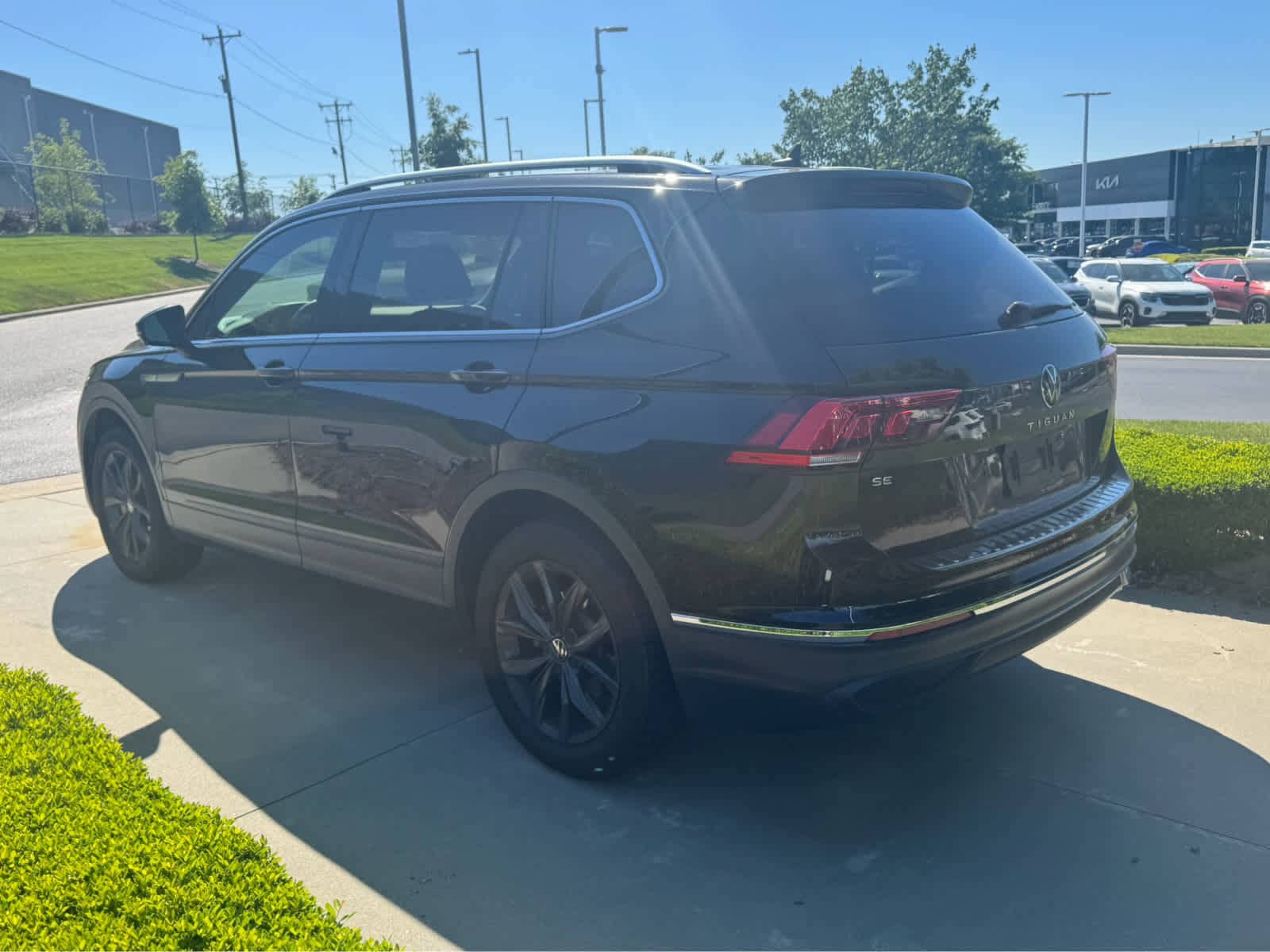 2023 Volkswagen Tiguan 2.0T SE photo 5