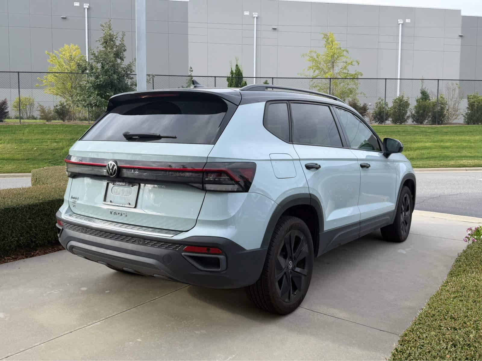 2025 Volkswagen Taos 1.5T SE Black